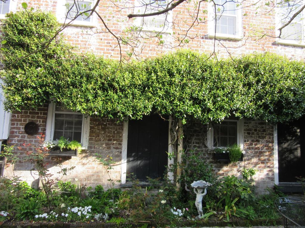 Historic 86 Church Street Charleston Exterior photo